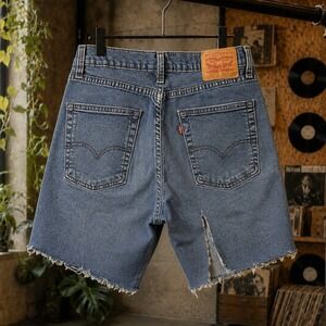 Levis 513 Slim Straight Cut Off Denim Shorts Blue Distressed Mens 31